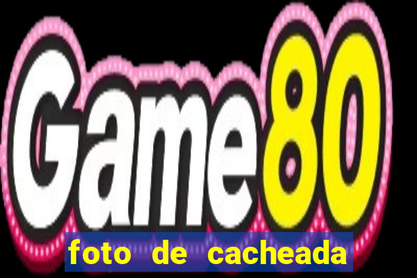foto de cacheada no espelho